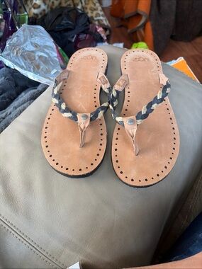 UGG Navie Women's Leather Tan Braided Leather Thong Sandals Size 10.